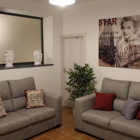 Zisa Home Ai Cantieri Culturali-Facile Posteggio In Strada No Ticket Palermo Ngoại thất bức ảnh