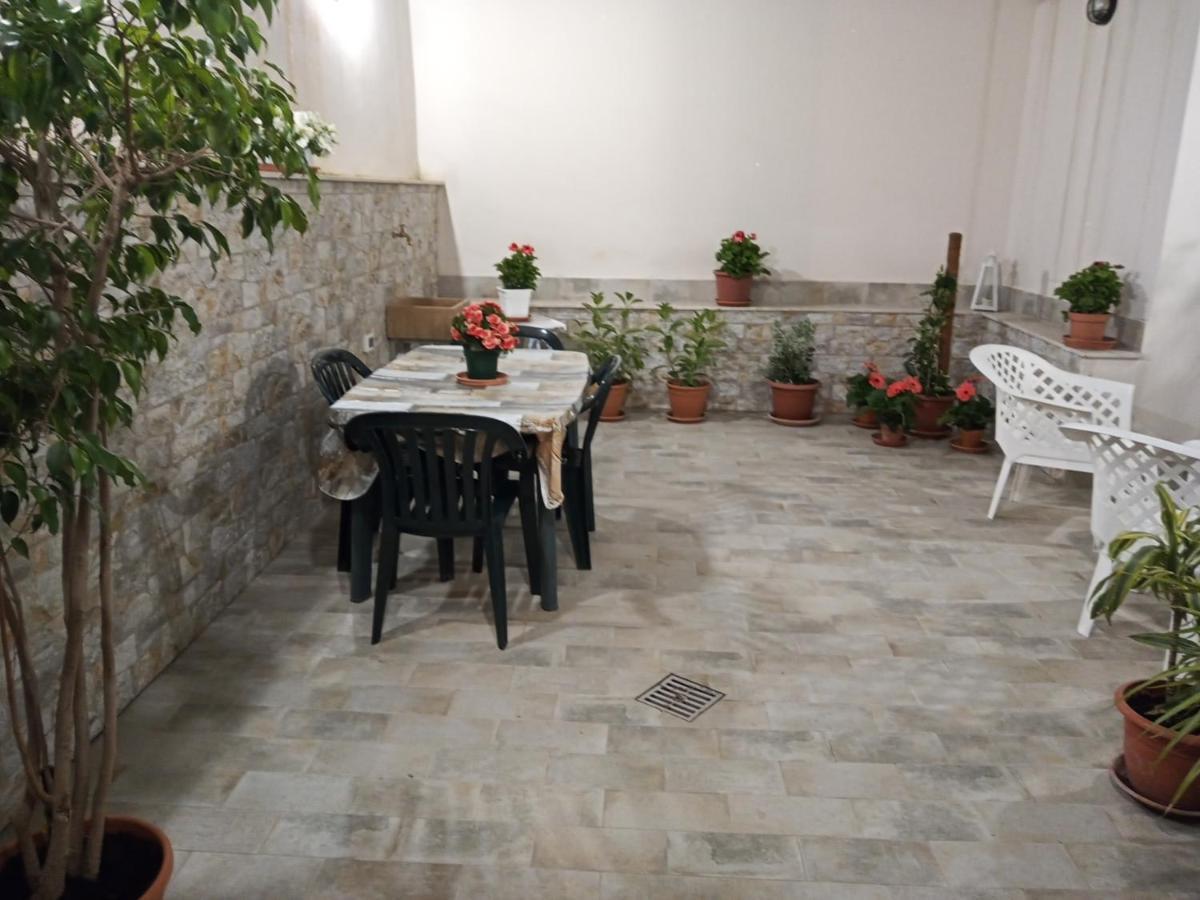 Zisa Home Ai Cantieri Culturali-Facile Posteggio In Strada No Ticket Palermo Ngoại thất bức ảnh