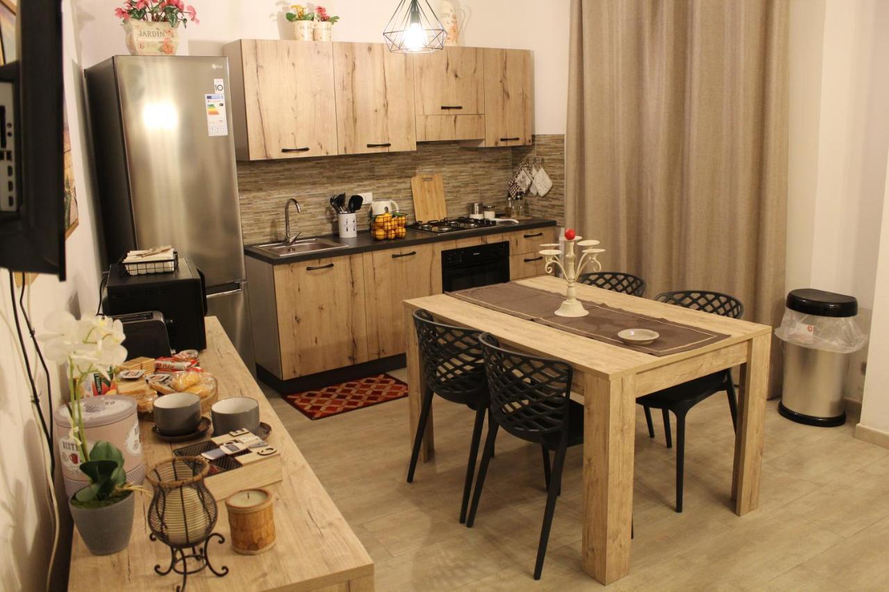 Zisa Home Ai Cantieri Culturali-Facile Posteggio In Strada No Ticket Palermo Ngoại thất bức ảnh