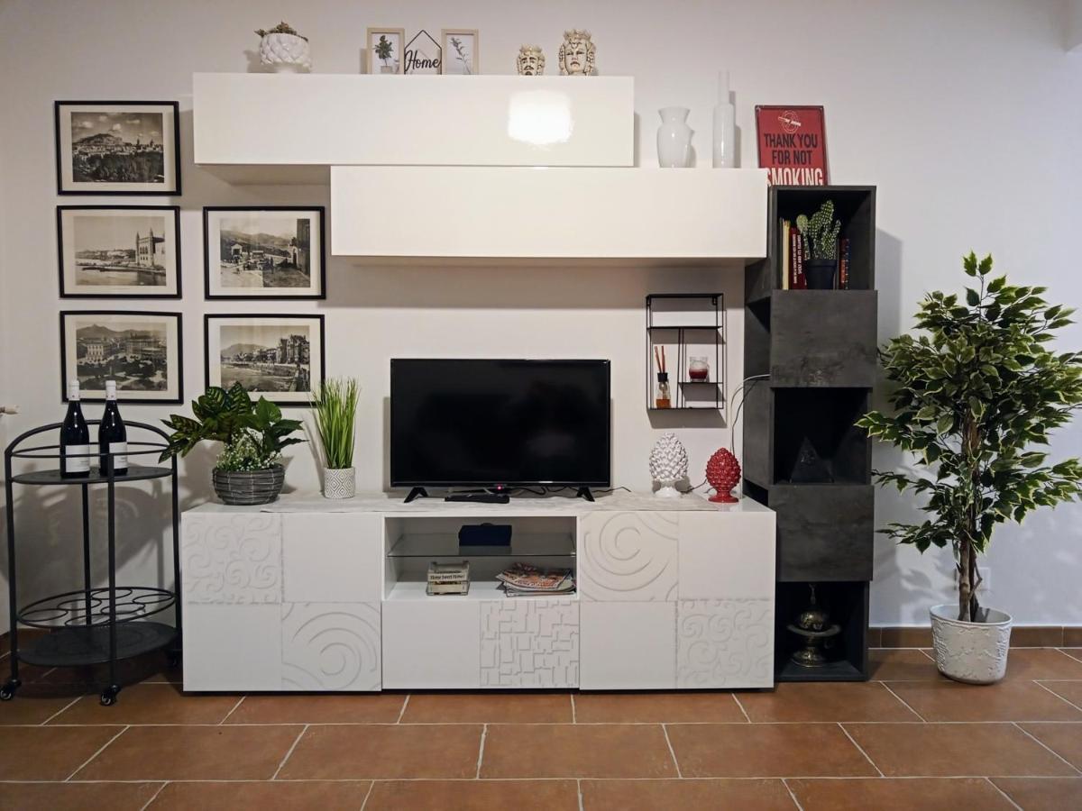 Zisa Home Ai Cantieri Culturali-Facile Posteggio In Strada No Ticket Palermo Ngoại thất bức ảnh